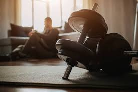 德州扑克的长期优势来自哪里？不是运气（德州扑克长期制胜的关键是什么？不是运气）