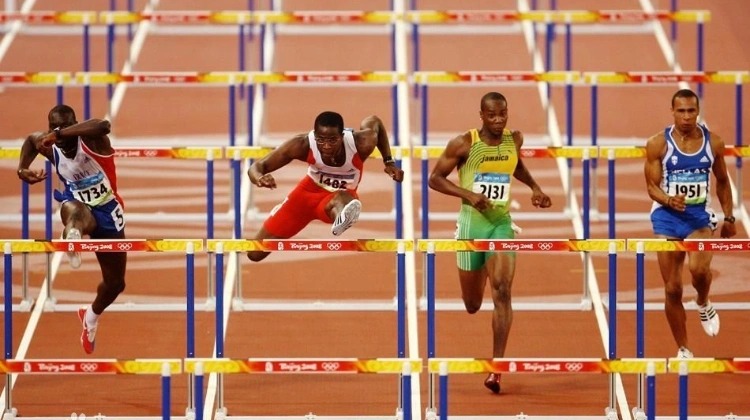 王曼昱3-8逆转后再轰11-2，梁靖崑痛失好局吞首败，国乒8-2法国